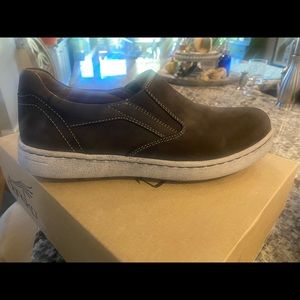 Dansko Viktor Milled Nubuck-41 NWT